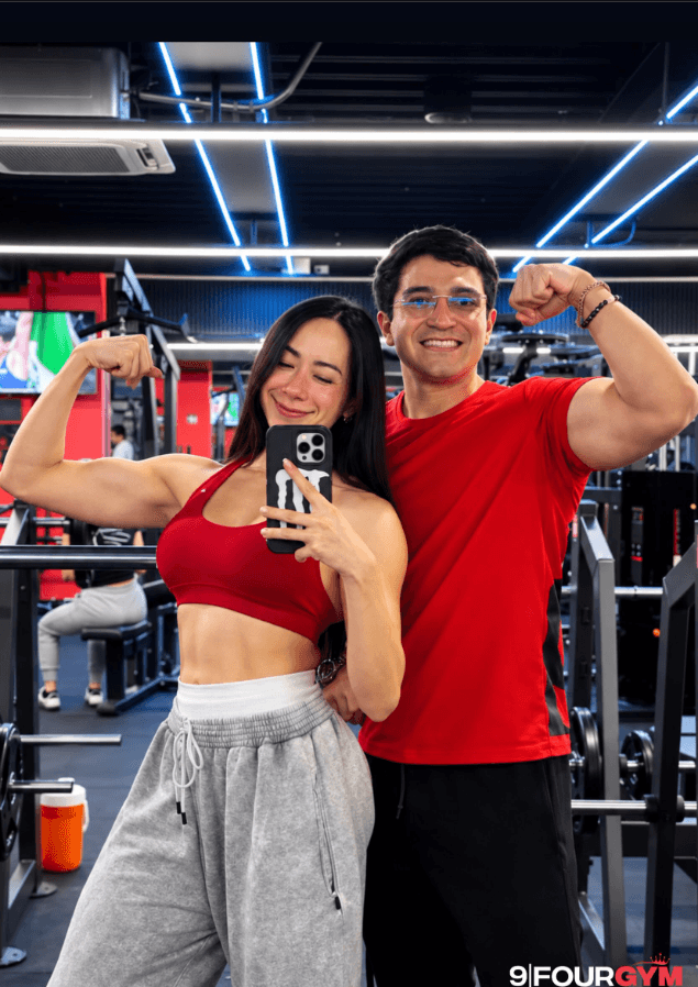 Jóvenes entrenando en 9FOUR GYM 1
